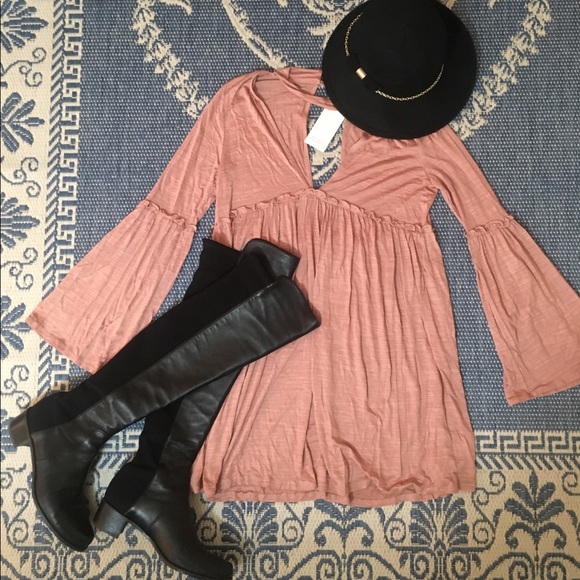 Tobi Dresses & Skirts - Rose Choker Shift Dress (Tobi)
